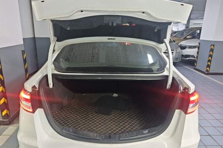 Used Ford Mondeo 2020 EcoBoost 200 Luxury Model Trunk