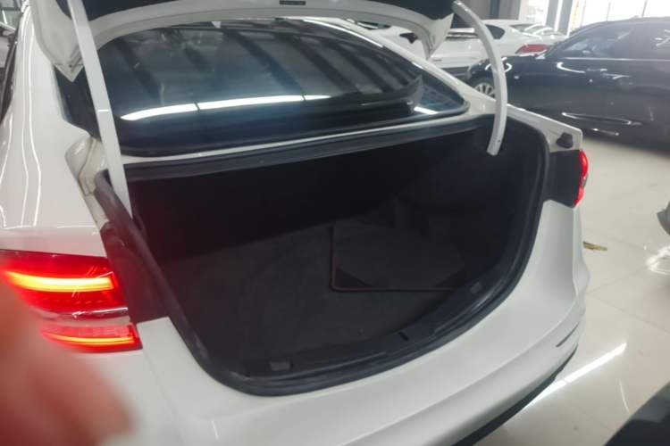 Used Ford Mondeo 2020 EcoBoost 180 Stylish Model Trunk