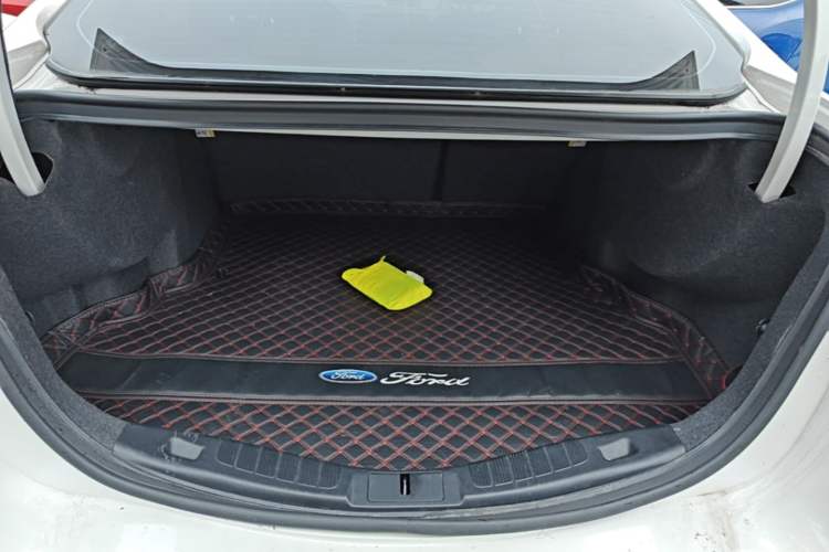 Used Ford Mondeo 2020 EcoBoost 180 Stylish Model Trunk