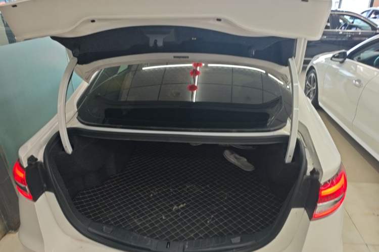 Used Ford Mondeo 2020 EcoBoost 180 Stylish Model Trunk