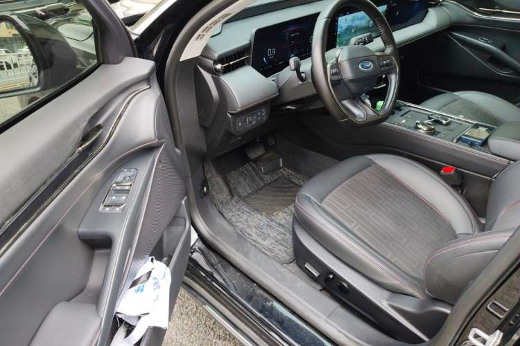 Used Ford Mondeo 2022 Restyled EcoBoost 245 Luxury Version Driver Seat