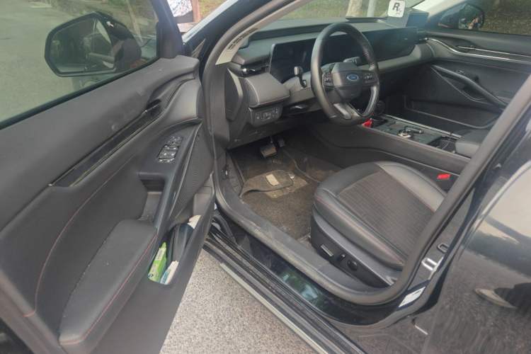 Used Ford Mondeo 2022 Restyled EcoBoost 245 Luxury Version Driver Seat