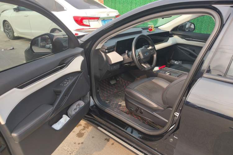 Used Ford Mondeo 2022 Restyled EcoBoost 245 Luxury Version Driver Seat