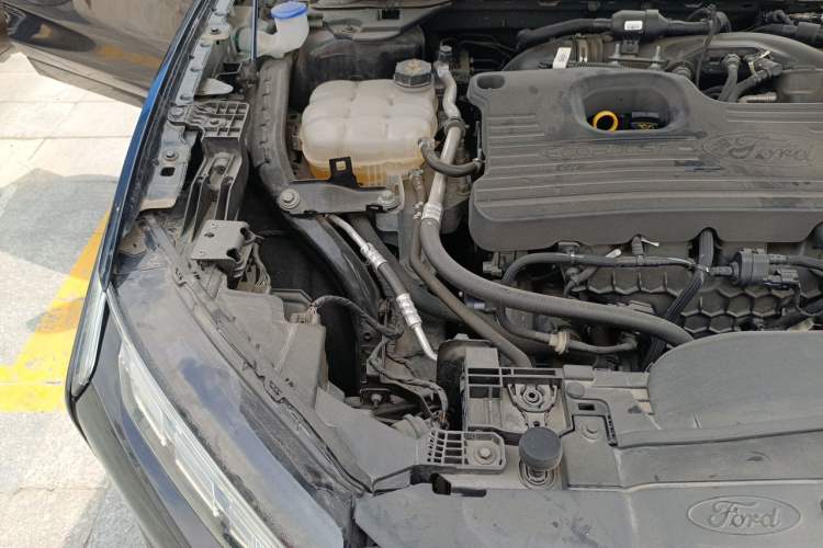 Used Ford Mondeo 2022 EcoBoost 245 Luxury Model Engine Bay Right