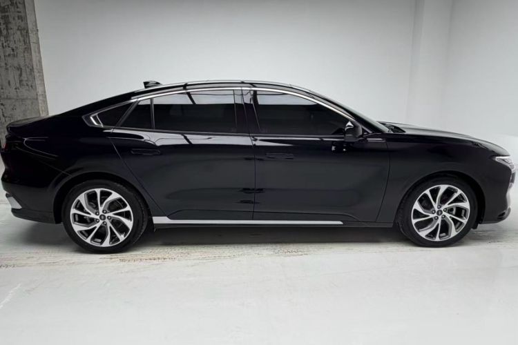 Used Ford Mondeo 2022 Facelifted EcoBoost 245 Ultimate Edition Exterior 3