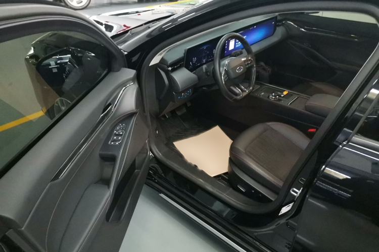 Used Ford Mondeo 2022 Restyled EcoBoost 245 Luxury Version Interior 3
