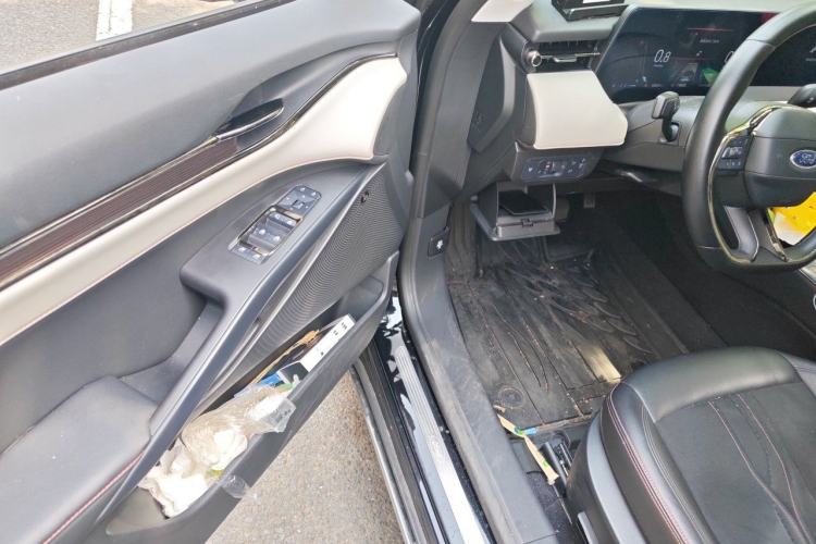 Used Ford Mondeo 2022 EcoBoost 245 Ultimate Model Interior 3