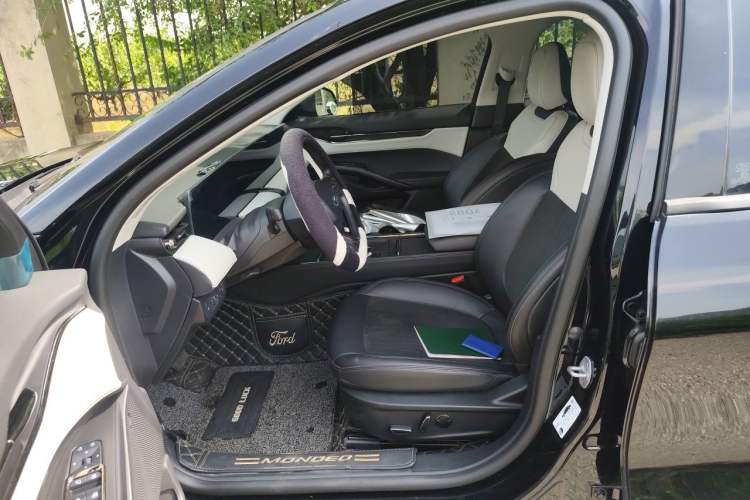 Used Ford Mondeo 2022 Restyled EcoBoost 245 Luxury Version Left Front Seat