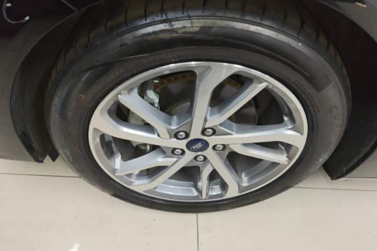 Used Ford Mondeo 2022 Restyled EcoBoost 245 Luxury Version Left Front Wheel Hub