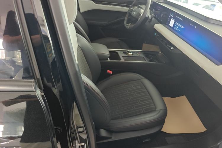Used Ford Mondeo 2022 EcoBoost 245 Luxury Model Right Front Seat