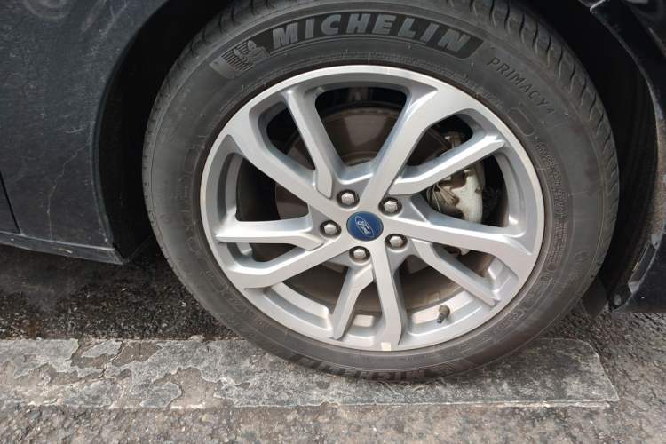Used Ford Mondeo 2022 Restyled EcoBoost 245 Luxury Version Right Front Wheel Hub