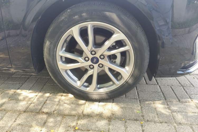 Used Ford Mondeo 2022 Restyled EcoBoost 245 Luxury Version Right Front Wheel Hub