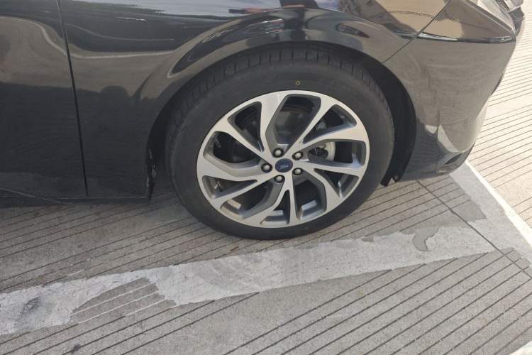 Used Ford Mondeo 2022 EcoBoost 245 Ultimate Model Right Front Wheel Hub