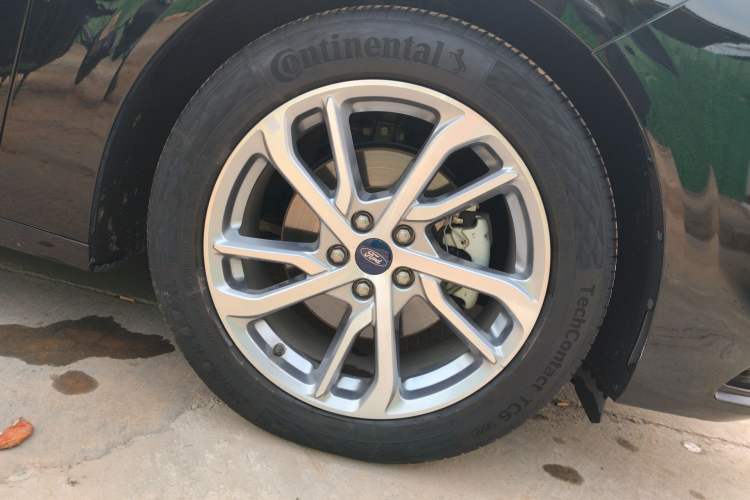 Used Ford Mondeo 2022 Restyled EcoBoost 245 Luxury Version Right Front Wheel Hub