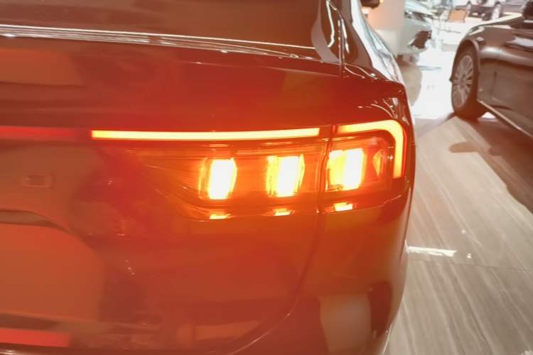 Used Ford Mondeo 2022 Restyled EcoBoost 245 Luxury Version Right Rear Taillight