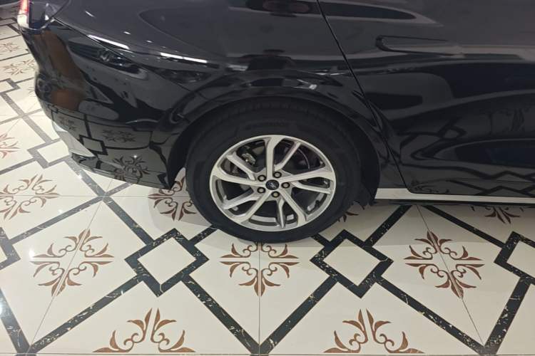 Used Ford Mondeo 2022 EcoBoost 245 Luxury Model Right Rear Wheel Hub