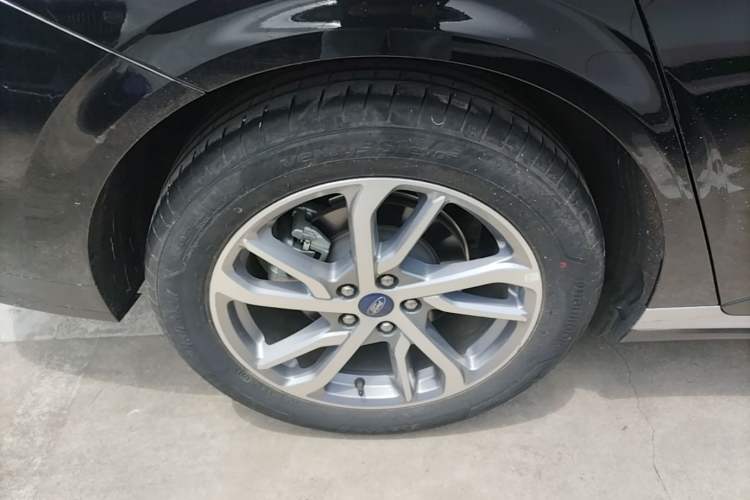 Used Ford Mondeo 2022 Restyled EcoBoost 245 Luxury Version Right Rear Wheel Hub