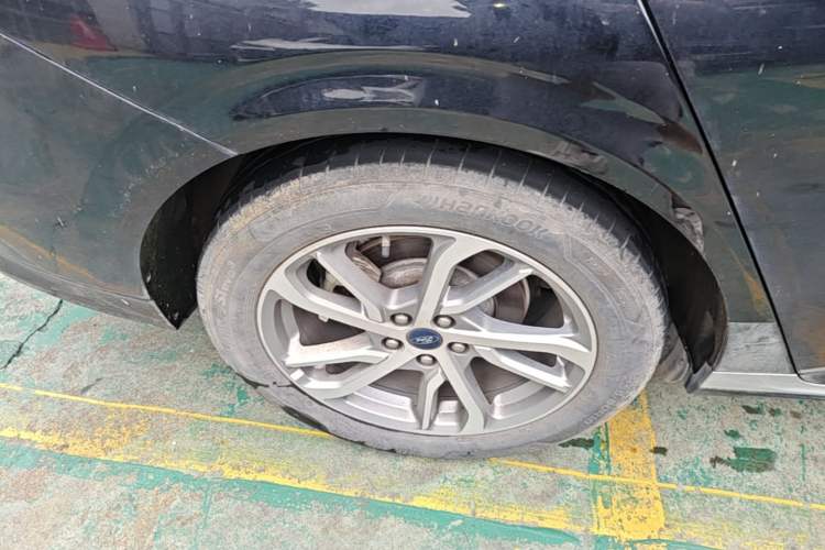 Used Ford Mondeo 2022 Restyled EcoBoost 245 Luxury Version Right Rear Wheel Hub