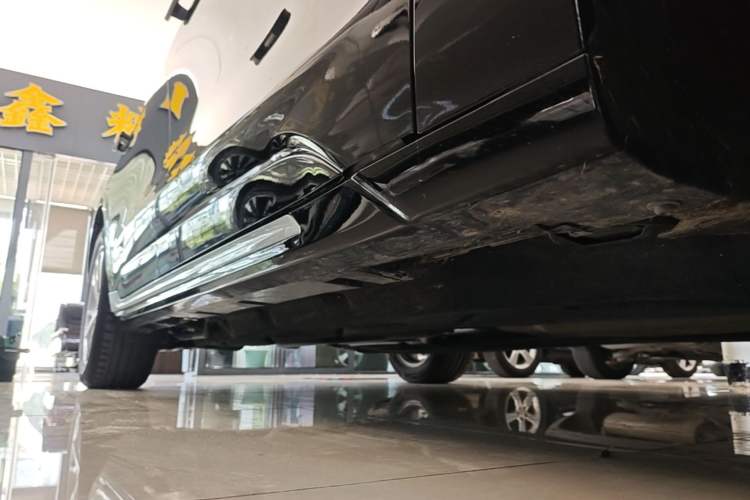 Used Ford Mondeo 2022 Restyled EcoBoost 245 Luxury Version Right Side Sill