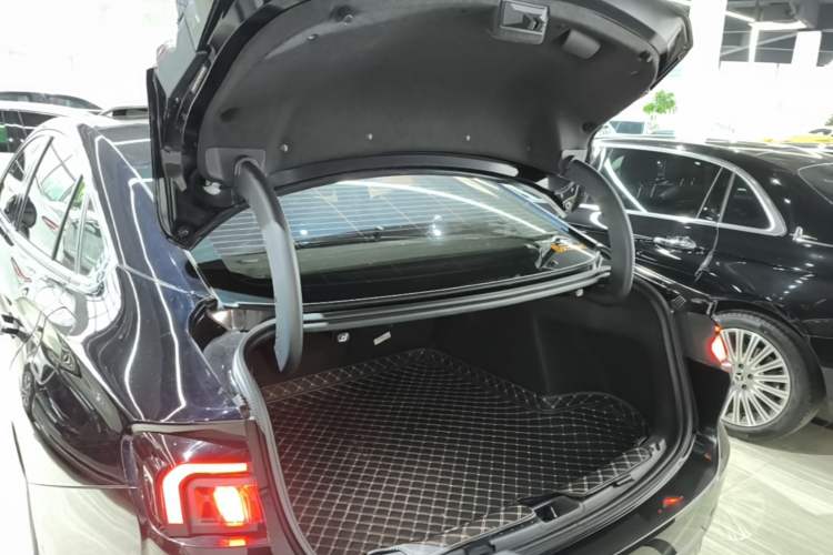 Used Ford Mondeo 2022 Restyled EcoBoost 245 Luxury Version Trunk