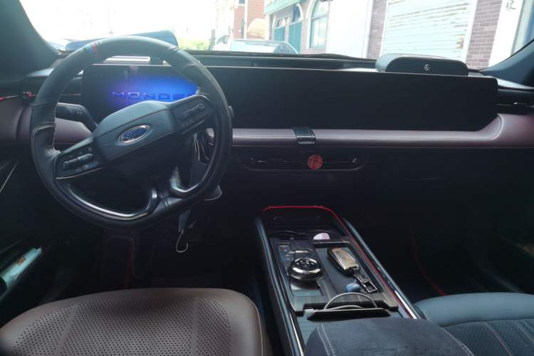 Used Ford Mondeo 2022 EcoBoost 245 Ultimate Model Center Console