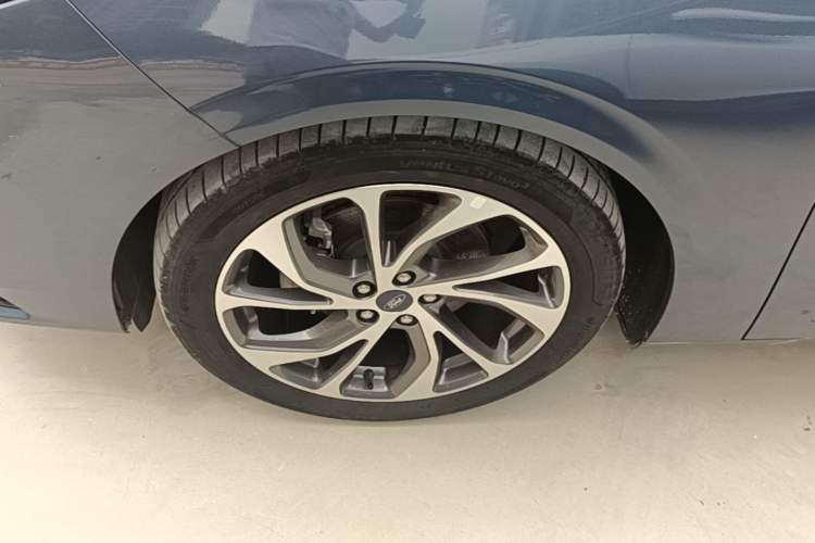 Used Ford Mondeo 2022 EcoBoost 245 Ultimate Model Left Front Wheel Hub