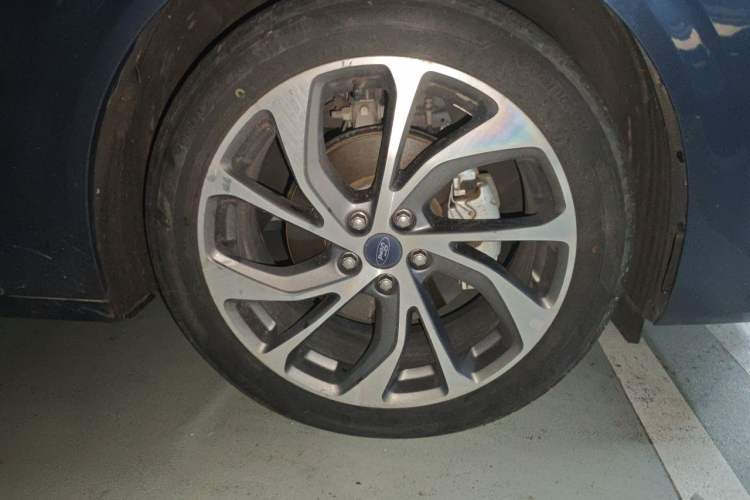 Used Ford Mondeo 2022 EcoBoost 245 Ultimate Model Right Front Wheel Hub