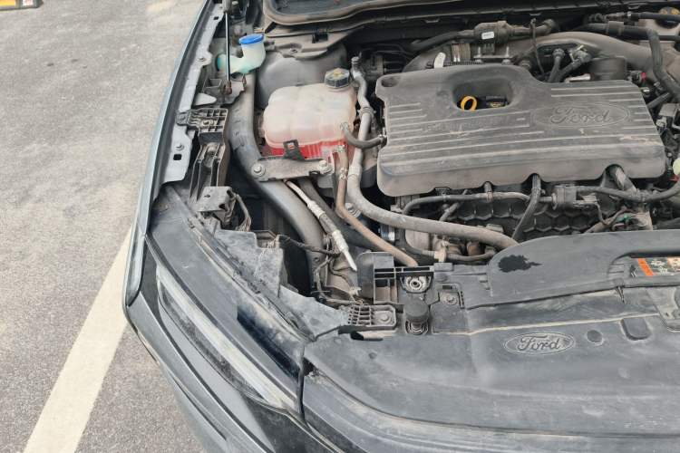 Used Ford Mondeo 2022 EcoBoost 245 Luxury Model Engine Bay Right