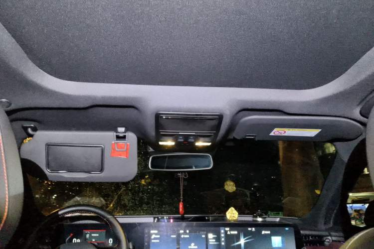 Used Ford Mondeo 2022 EcoBoost 245 Ultimate Model Headliner