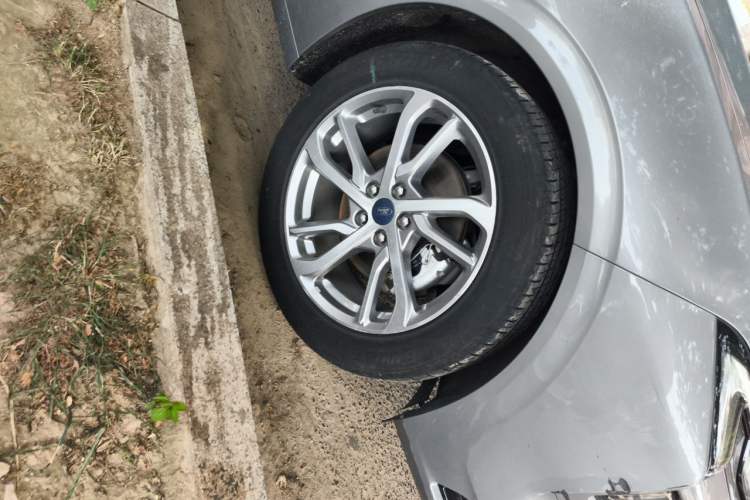Used Ford Mondeo 2022 Restyled EcoBoost 245 Luxury Version Right Front Wheel Hub