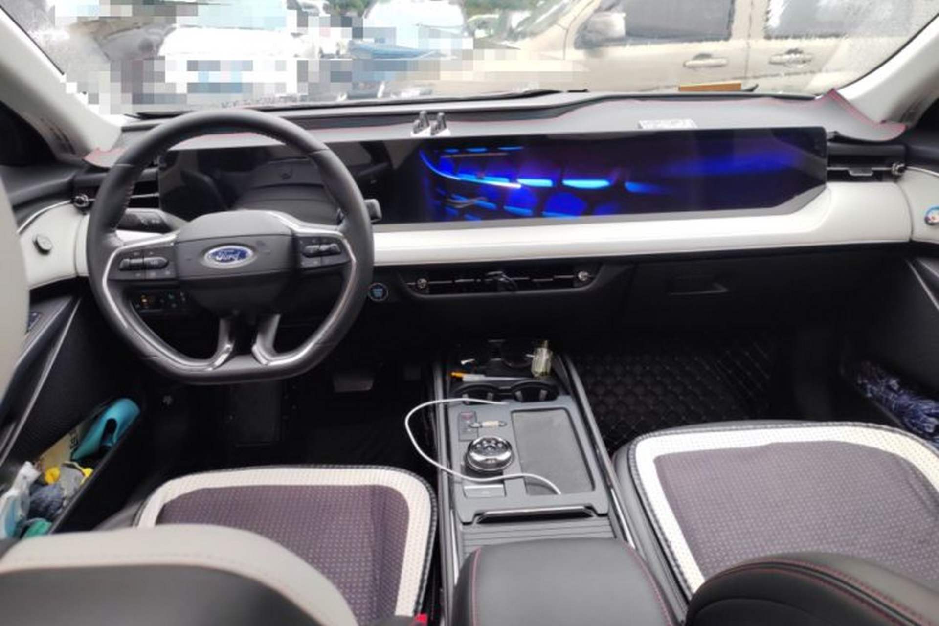 Used Ford Mondeo 2022 EcoBoost 245 Luxury Model Center Console