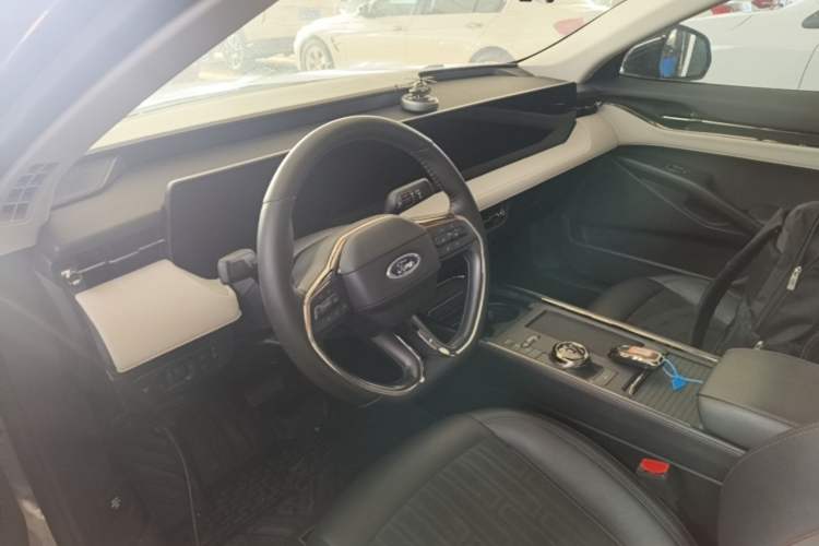 Used Ford Mondeo 2022 Restyled EcoBoost 245 Luxury Version Center Console