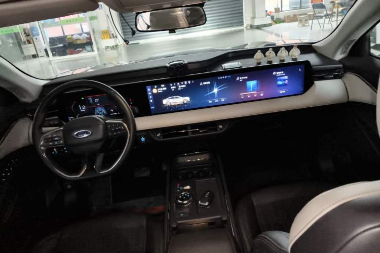 Used Ford Mondeo 2022 Restyled EcoBoost 245 Luxury Version Center Console