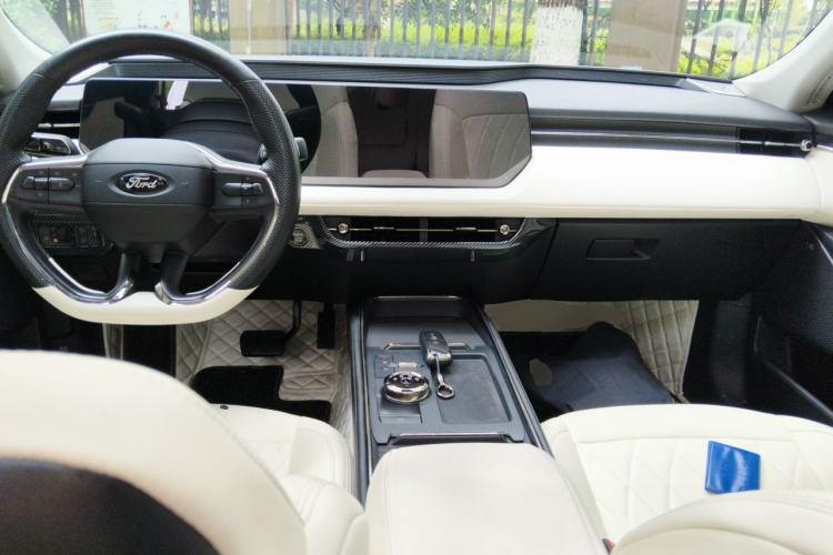 Used Ford Mondeo 2022 Facelifted EcoBoost 245 Fashion Edition Center Console