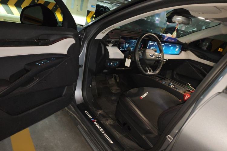 Used Ford Mondeo 2022 EcoBoost 245 Luxury Model Driver Seat