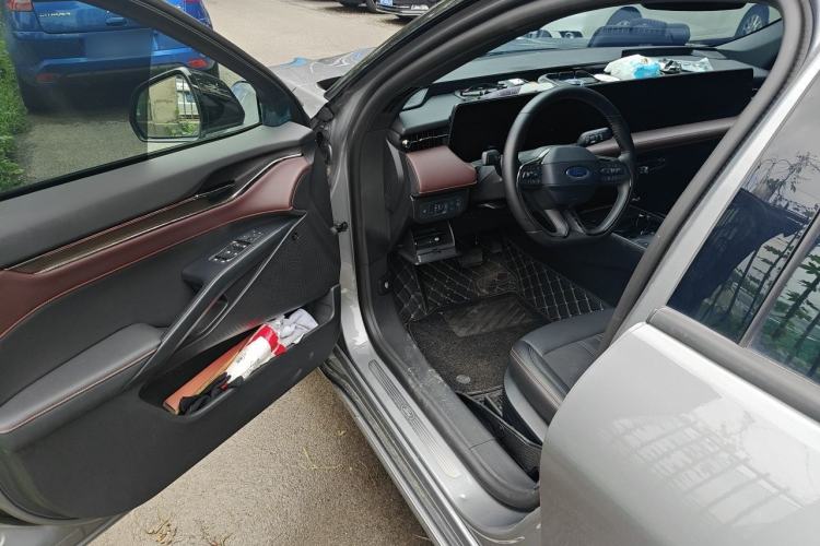 Used Ford Mondeo 2022 Facelifted EcoBoost 245 Ultimate Edition Driver Seat