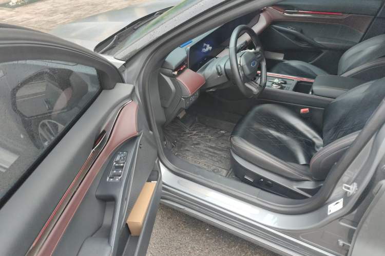 Used Ford Mondeo 2022 Facelifted EcoBoost 245 Ultimate Edition Driver Seat