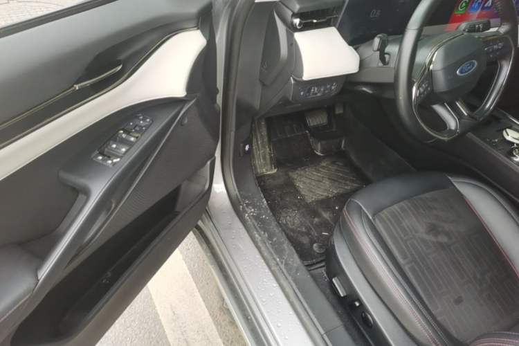 Used Ford Mondeo 2022 Restyled EcoBoost 245 Luxury Version Driver Seat