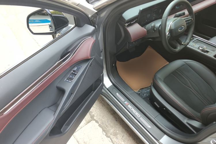 Used Ford Mondeo 2022 Facelifted EcoBoost 245 Ultimate Edition Driver Seat