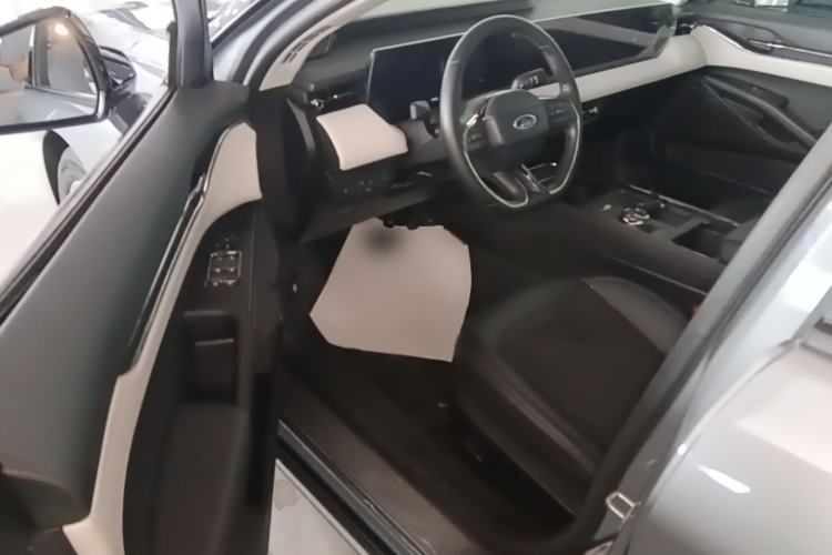 Used Ford Mondeo 2022 Restyled EcoBoost 245 Luxury Version Driver Seat