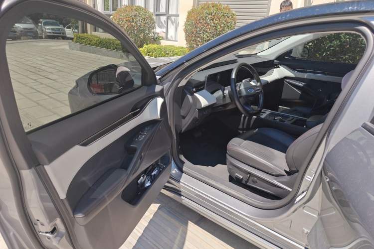 Used Ford Mondeo 2022 Restyled EcoBoost 245 Luxury Version Driver Seat