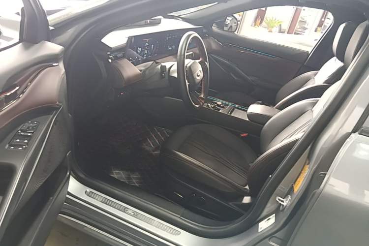 Used Ford Mondeo 2022 Facelifted EcoBoost 245 Ultimate Edition Driver Seat