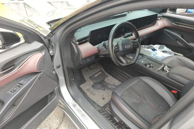 Used Ford Mondeo 2022 Facelifted EcoBoost 245 Ultimate Edition Driver Seat