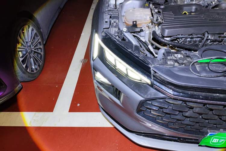 Used Ford Mondeo 2022 Restyled EcoBoost 245 Luxury Version Engine Bay Right