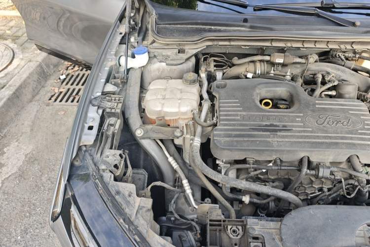 Used Ford Mondeo 2022 EcoBoost 245 Luxury Model Engine Bay Right