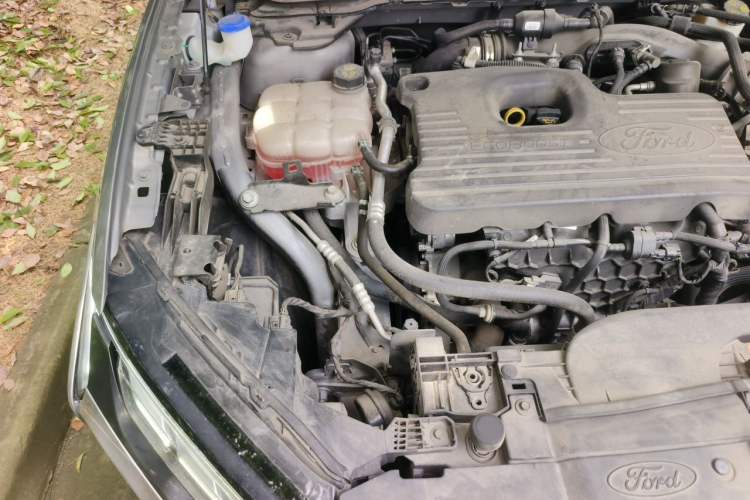 Used Ford Mondeo 2022 EcoBoost 245 Luxury Model Engine Bay Right