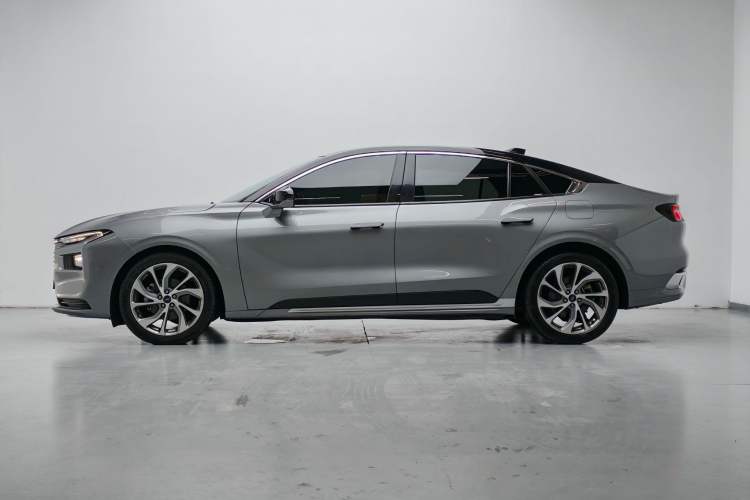 Used Ford Mondeo 2022 Facelifted EcoBoost 245 Ultimate Edition Exterior 8