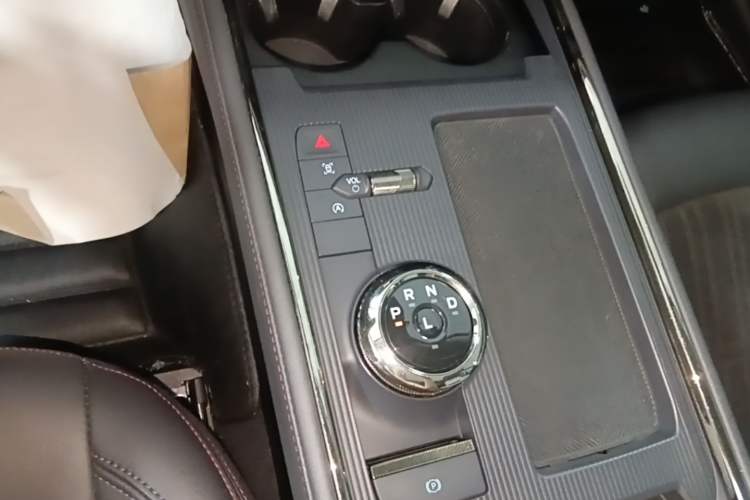 Used Ford Mondeo 2022 Restyled EcoBoost 245 Luxury Version Gear Lever