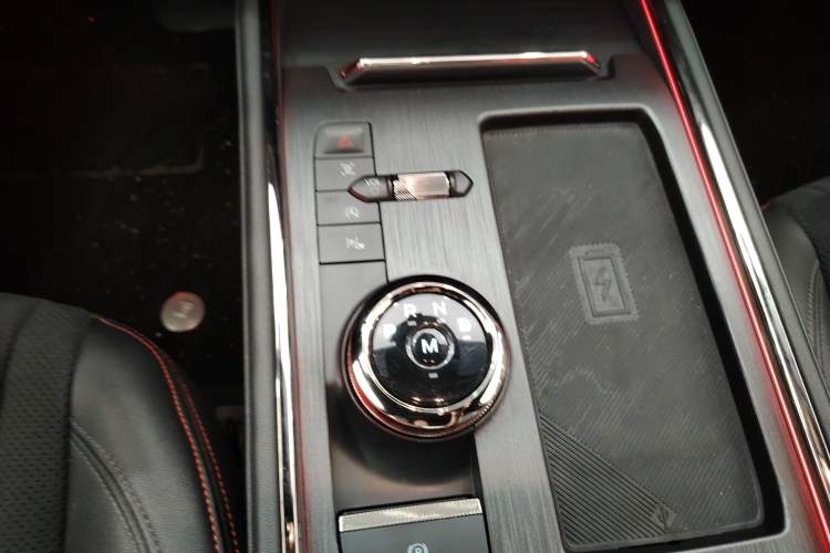 Used Ford Mondeo 2022 EcoBoost 245 ST-Line Gear Lever