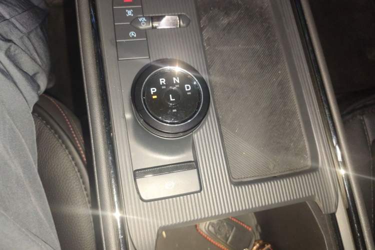 Used Ford Mondeo 2022 Restyled EcoBoost 245 Luxury Version Gear Lever